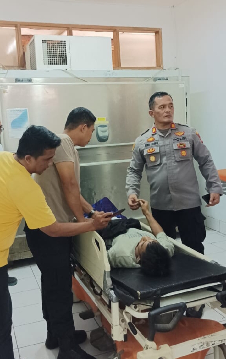 Seorang Pria Ditemukan Tewas Gantung Diri Di Paseh Bandung.
