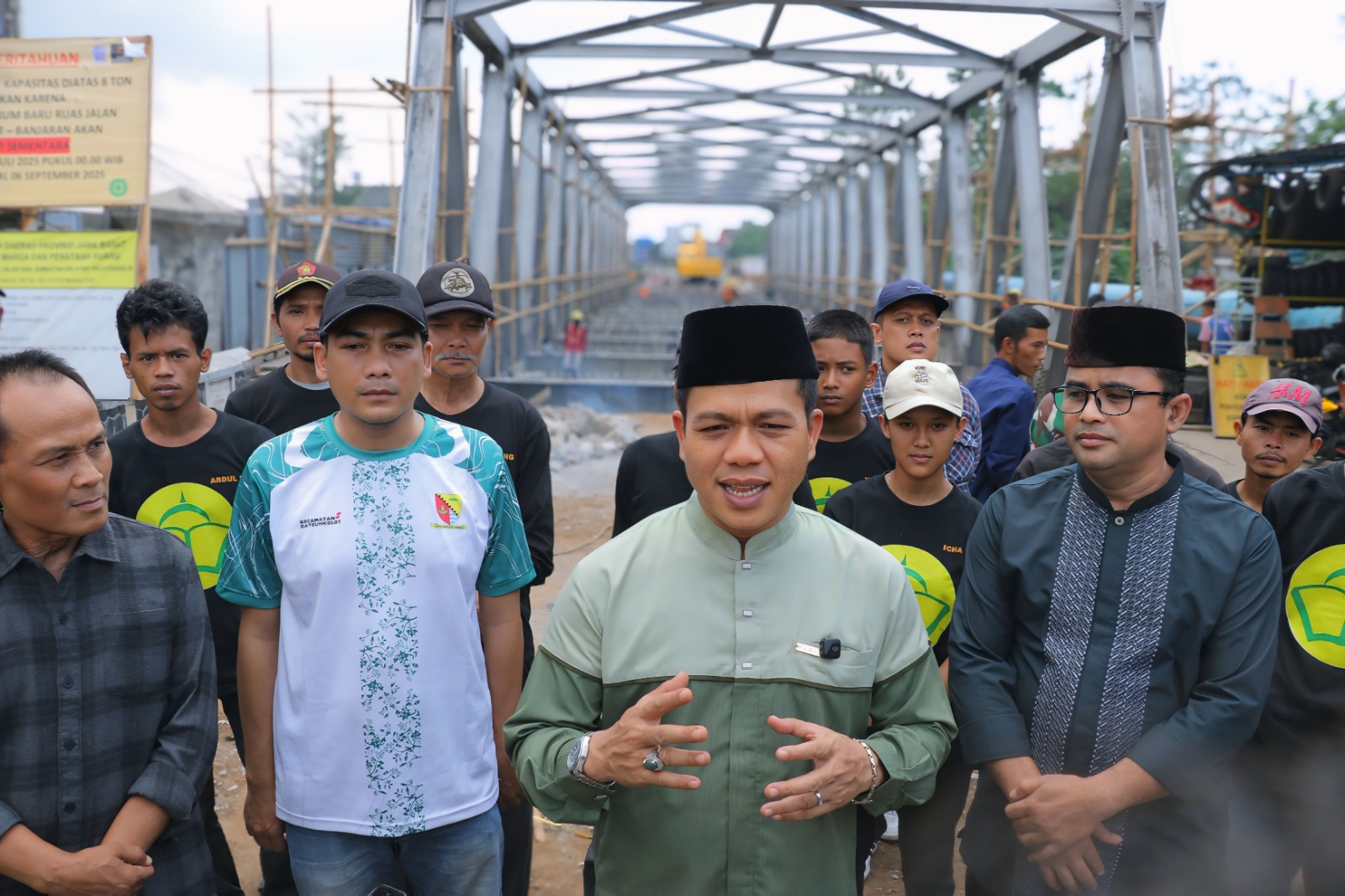 Tinjau Progres Jembatan Dayeuhkolot, Bupati Kang DS Imbau Warga Bersabar Selama Perbaikan