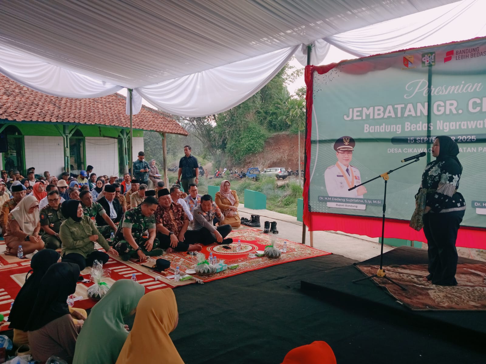 Bersama Bupati Bandung, Cucun Resmikan Jembatan dan Jalan di Kecamatan Pacet