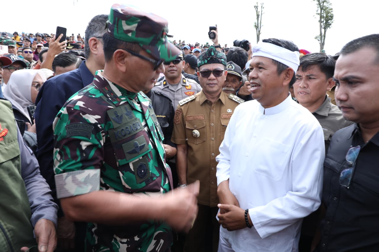 Gunakan Pesawat, Kang DS: 5,2 Juta Bibit Biji-bijian Buah-buahan Siap Ditebar di Kabupaten Bandung