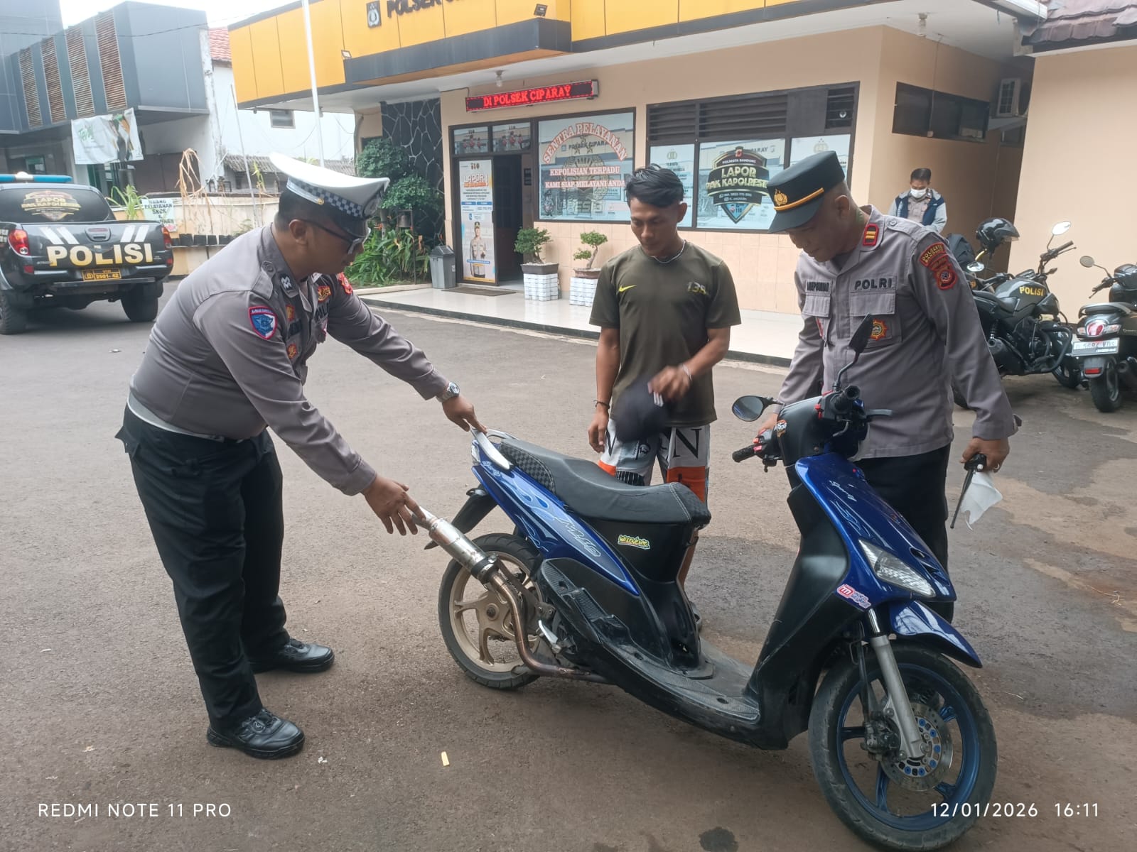 Ciptakan Kondusifitas Kamtibmas di Wilayahh Hukum Polsek Ciparay Polresta Bandung Laksanakan Razia Knalpot Brong