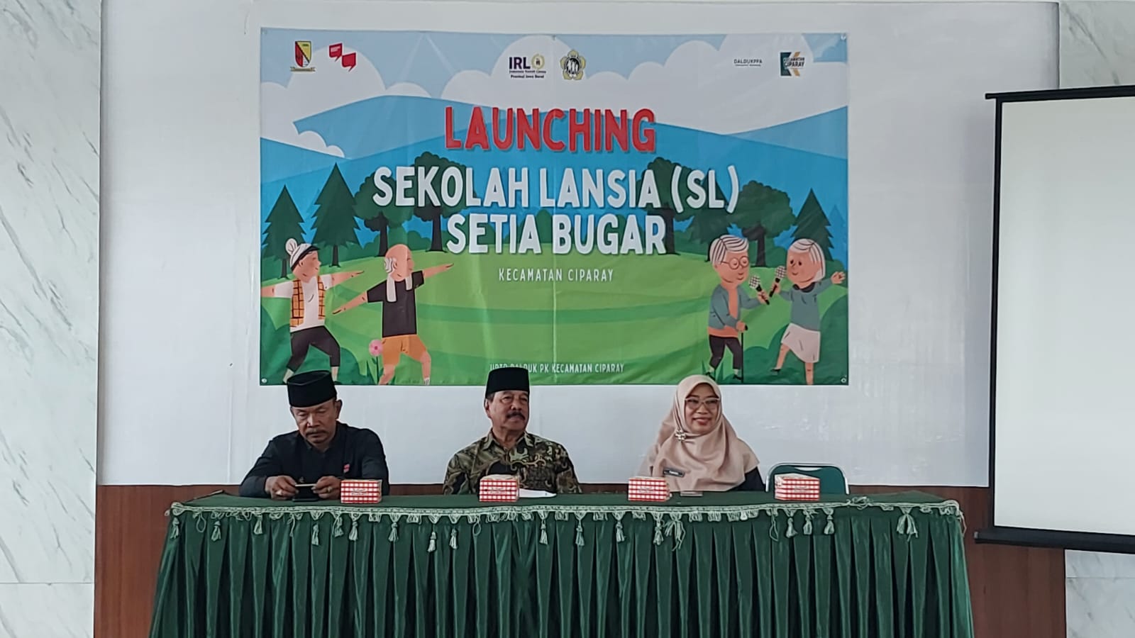 UPTD Dalduk PK Kecamatan Ciparay Launching Sekolah Lansia ( SL ) Setia Bugar Ciparay